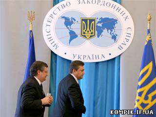 Картинка Янукович хоче узаконити зміну зовнішньополітичного курсу України