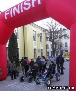 Картинка Вперше перегони на веломобілях серед учнівської молоді відбулися в Івано-Франківську