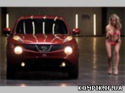 Картинка Nissan використовує привабливих дівчат у бікіні, щоб покращити продажі свої автівок у США