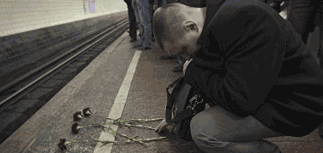 Картинка Москва тужить за жертвами терактів у метро.