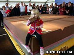 Картинка Шоколадку рекордного розміру та вагою 6 тон приготували в Великобританії