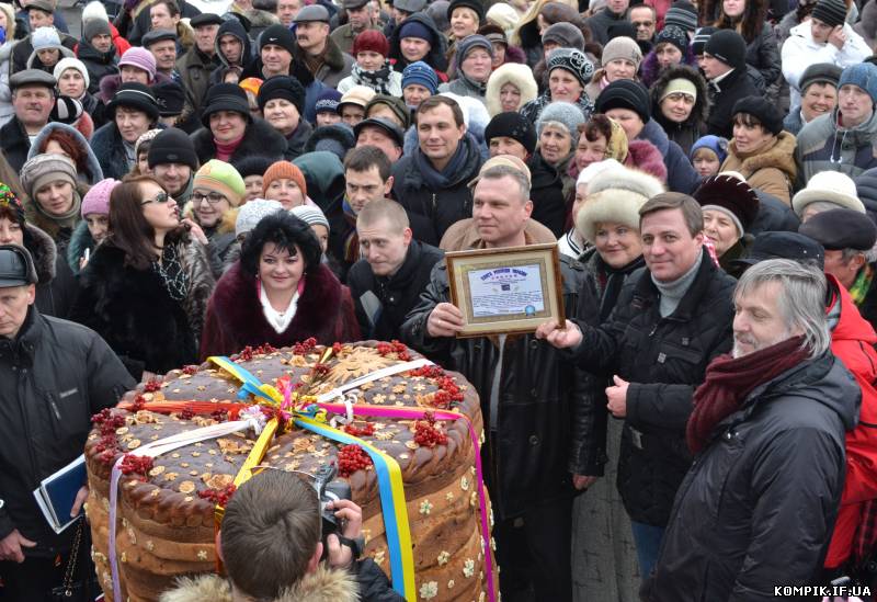 Картинка Найбільшу в Україні калиту зробили на Вінниччині