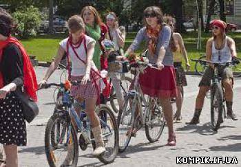 Картинка Відбудеться другий велопараду дівчат у сукнях