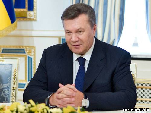 Картинка Янукович відчуває, що світова криза впливає на Україну і "дрімати не можна"