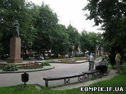 Картинка Міська рада забороняє пенсіонерам грати шахи на Площі Мічкевича